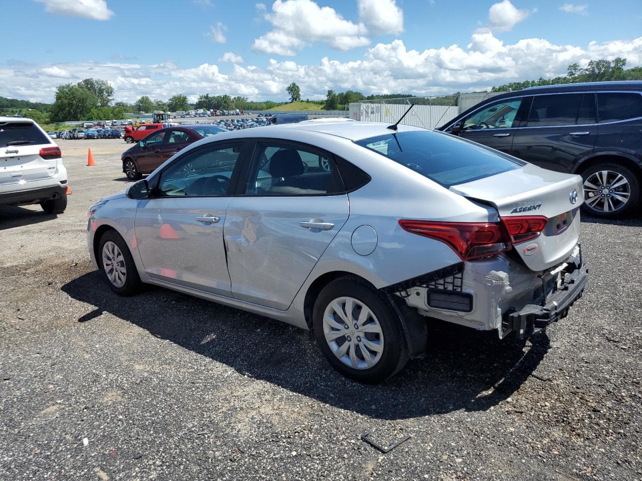 2021 Hyundai Accent Se - foto 2
