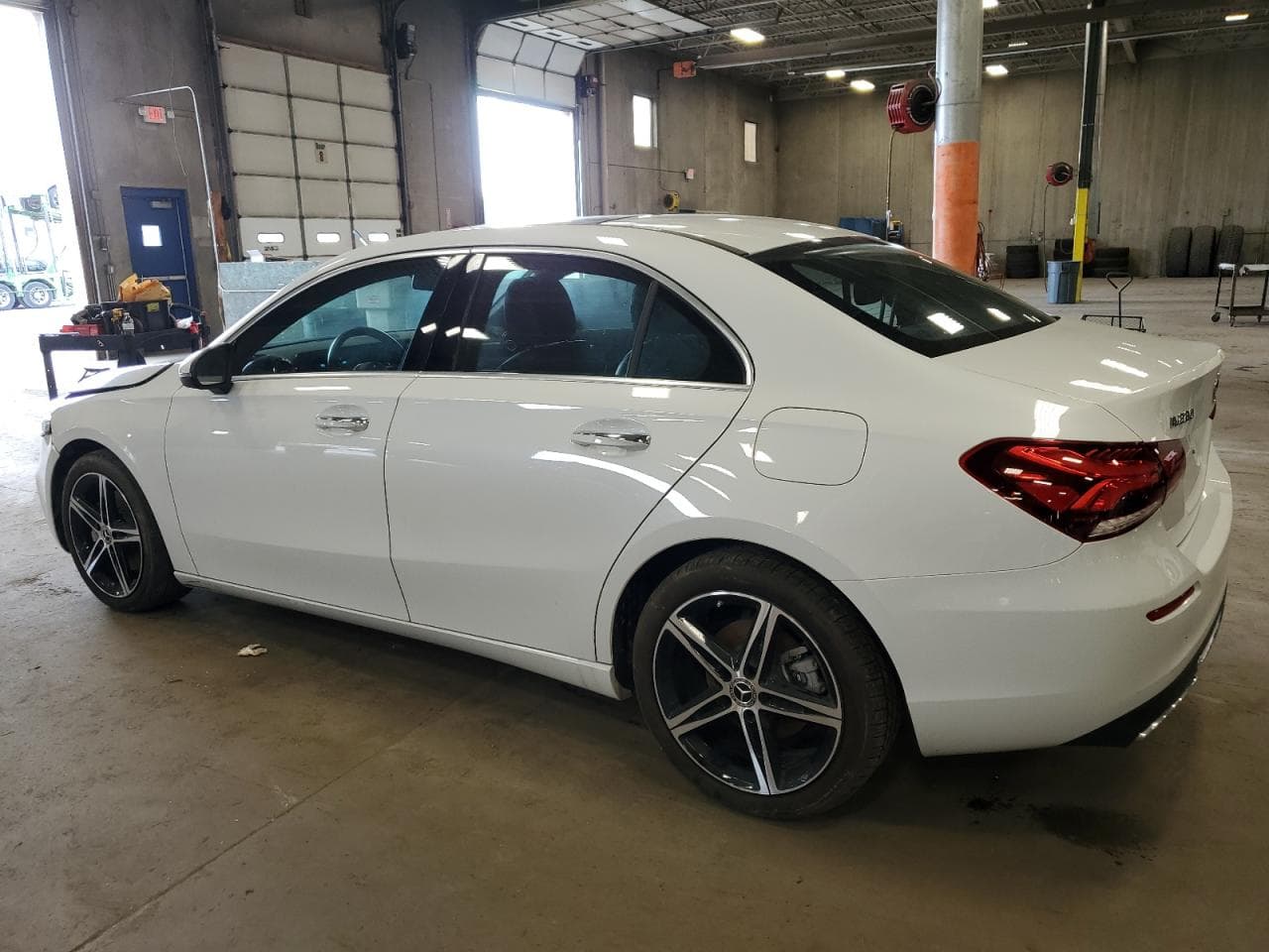 2021 Mercedes-Benz A 220 - foto 2