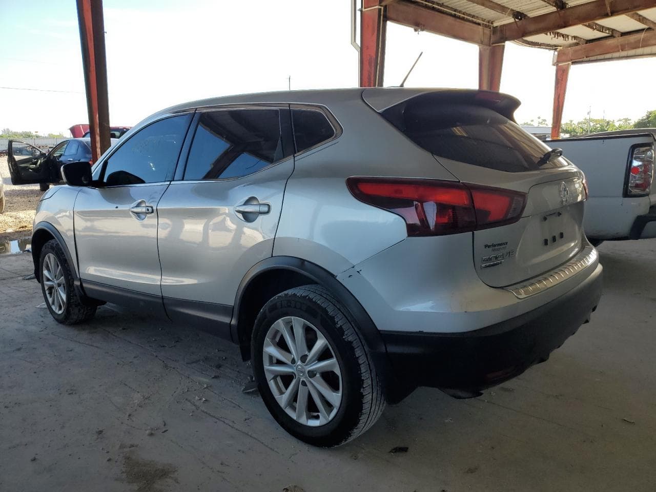 2017 Nissan Rogue Sport S - foto 2