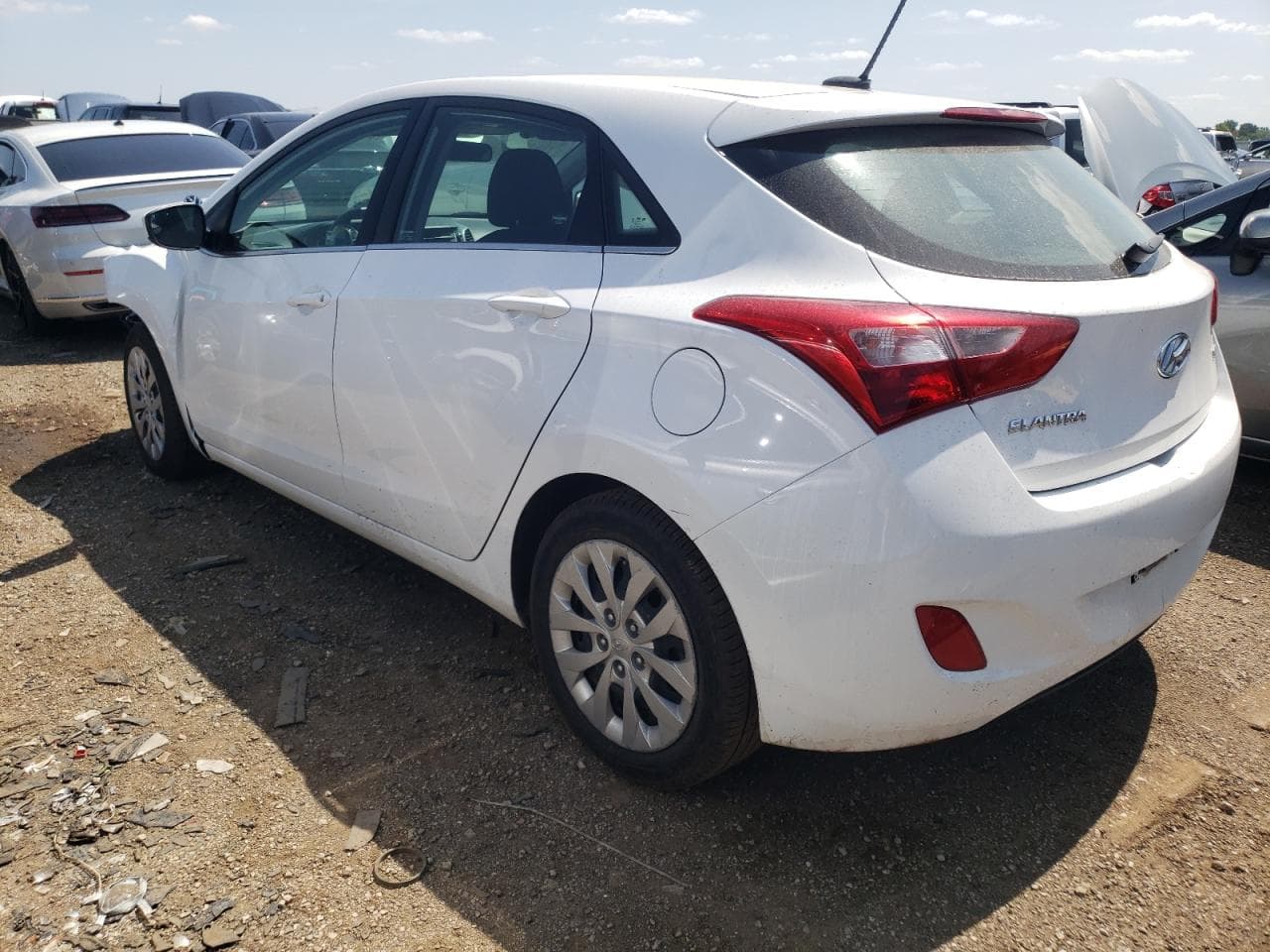 2016 Hyundai Elantra Gt Base - foto 2
