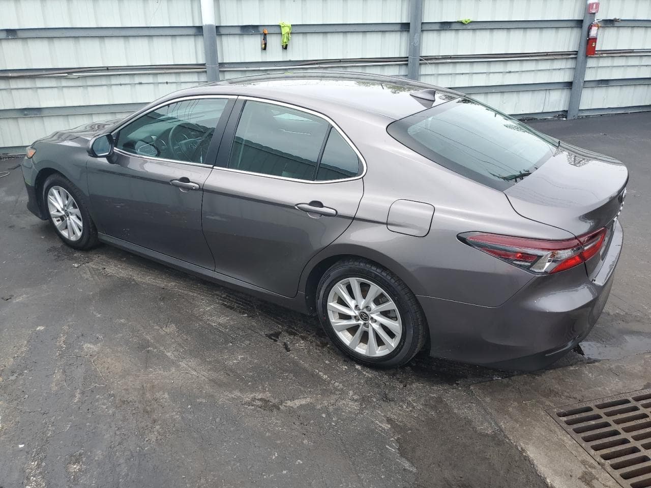 2022 Toyota Camry Le - foto 2