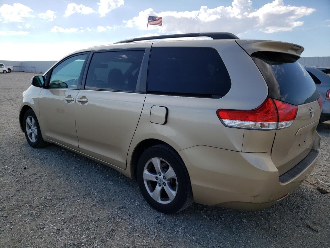 2013 Toyota Sienna Le - foto 2