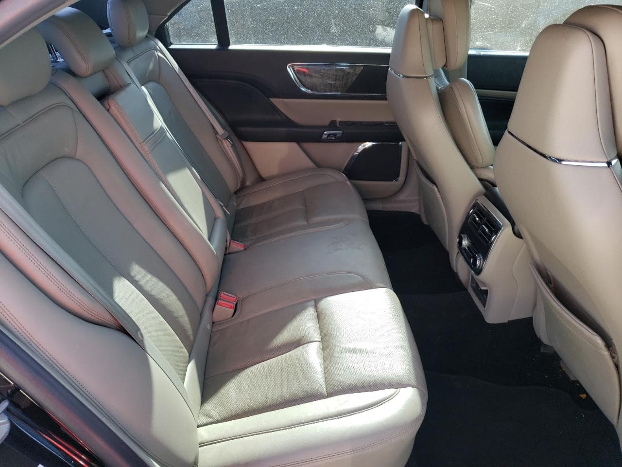 2017 Lincoln Continental Reserve - foto 3