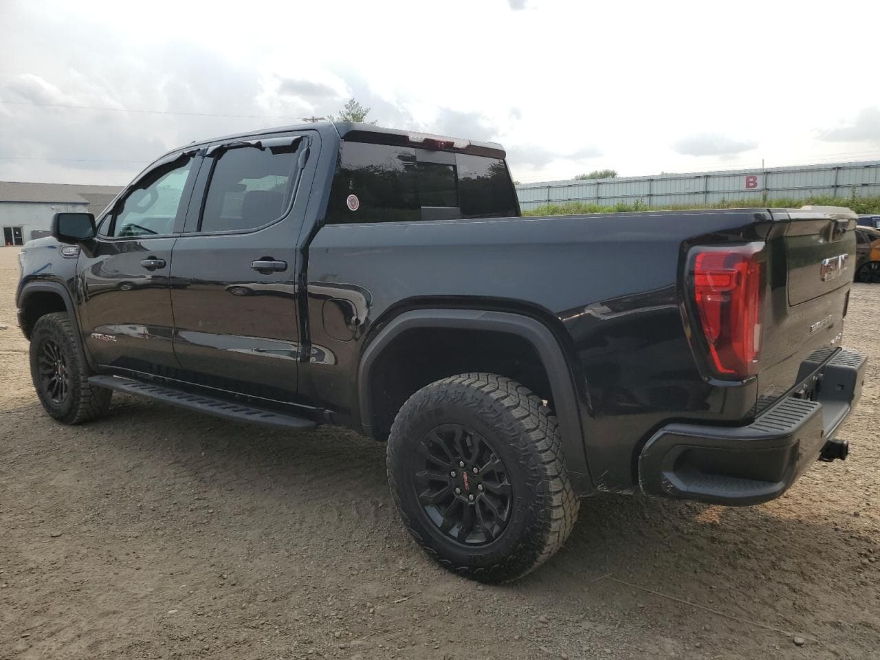 2023 GMC Sierra K1500 At4X - foto 2