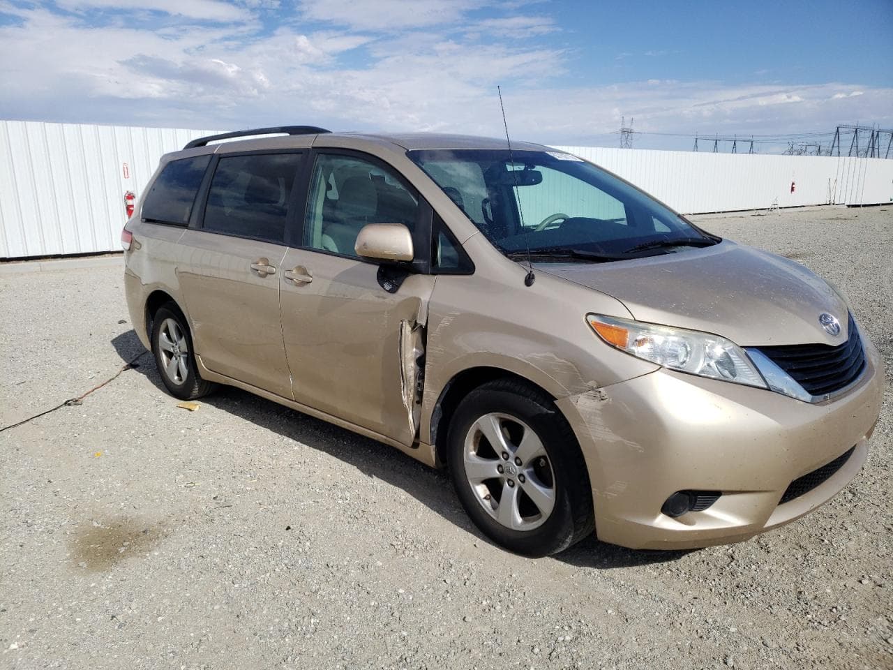 2013 Toyota Sienna Le - foto 4