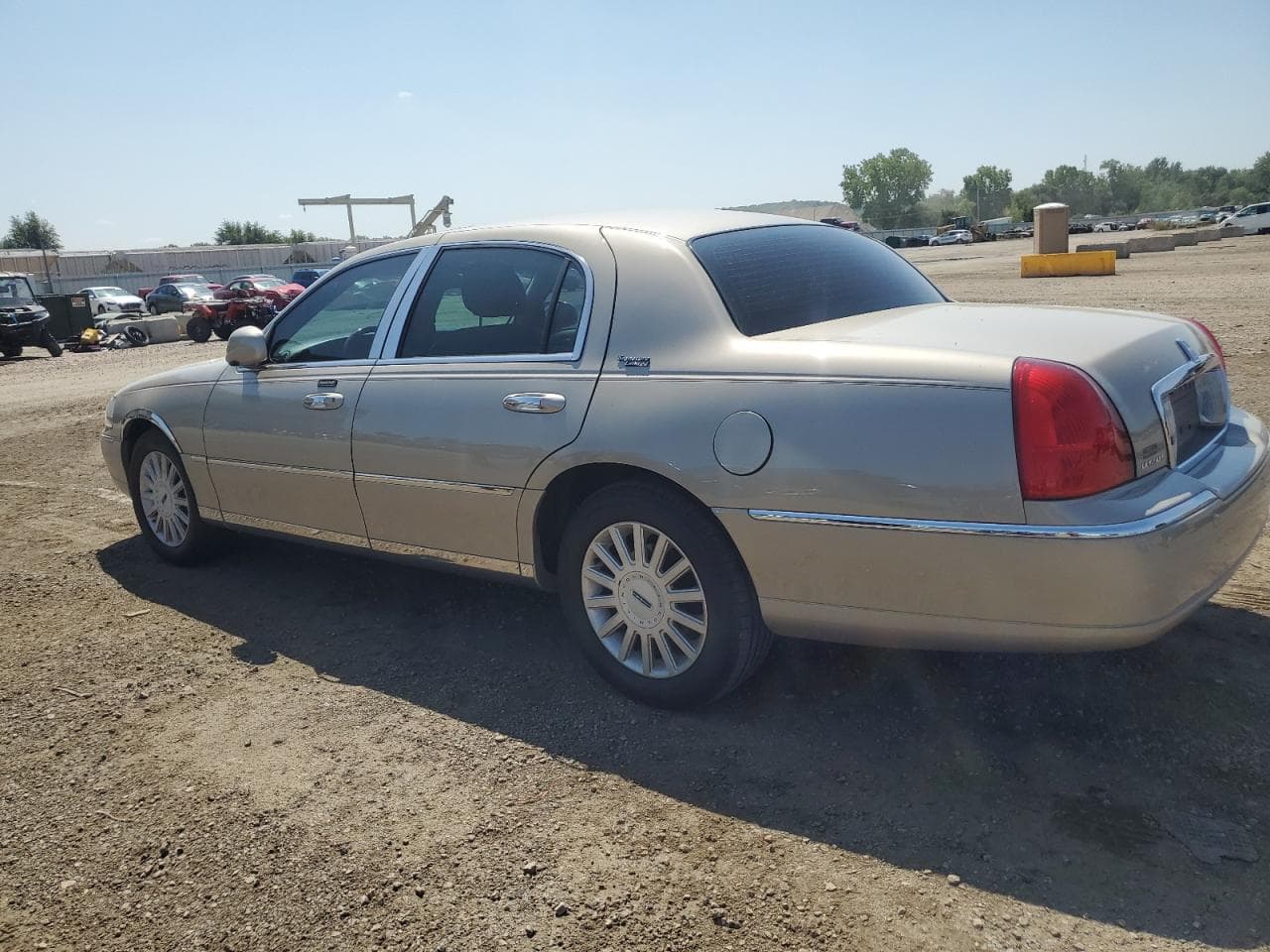 2005 Lincoln Town Car Signature Limited - foto 2