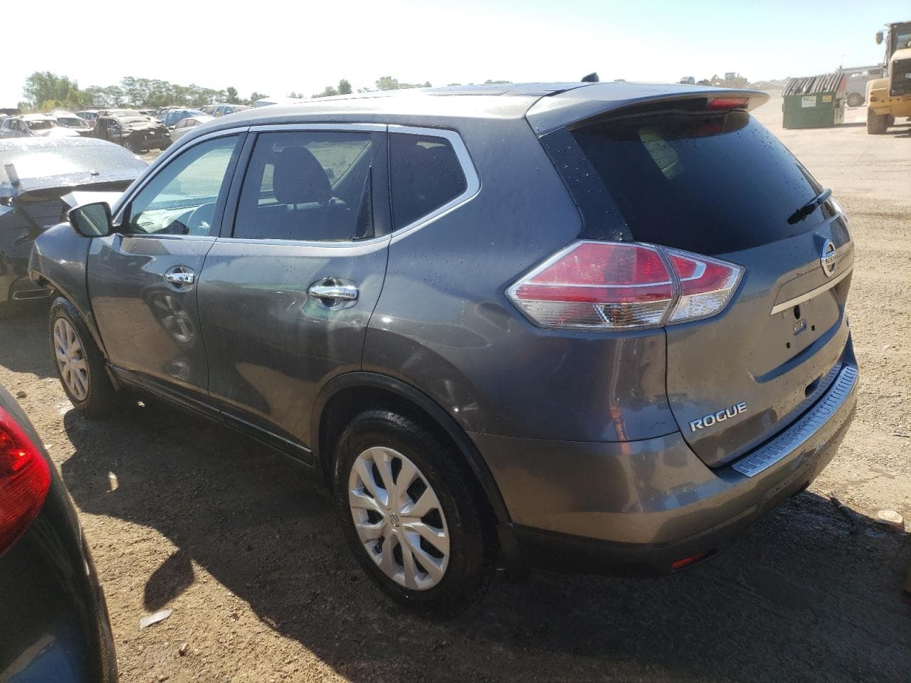 2015 Nissan Rogue S - foto 2