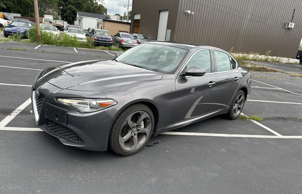 2017 Alfa Romeo Giulia Ti Q4 - foto 2