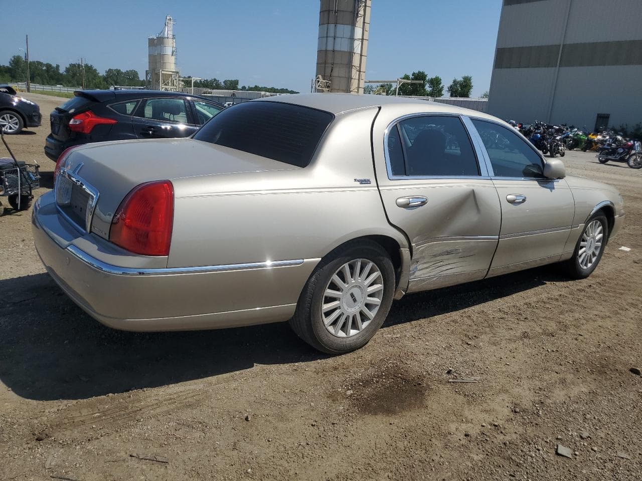 2005 Lincoln Town Car Signature Limited - foto 3