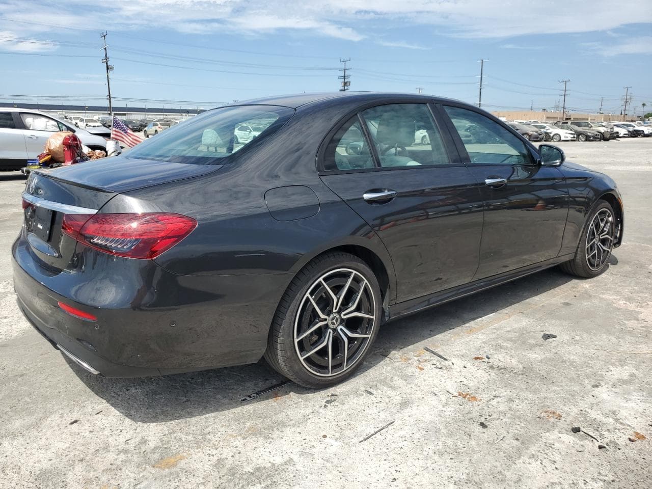 2022 Mercedes-Benz E 350 - foto 3