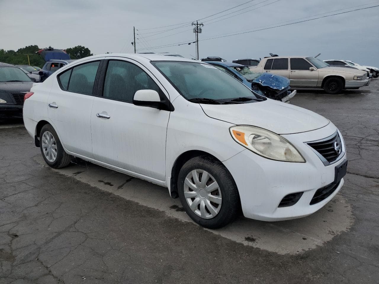 2013 Nissan Versa S - foto 4
