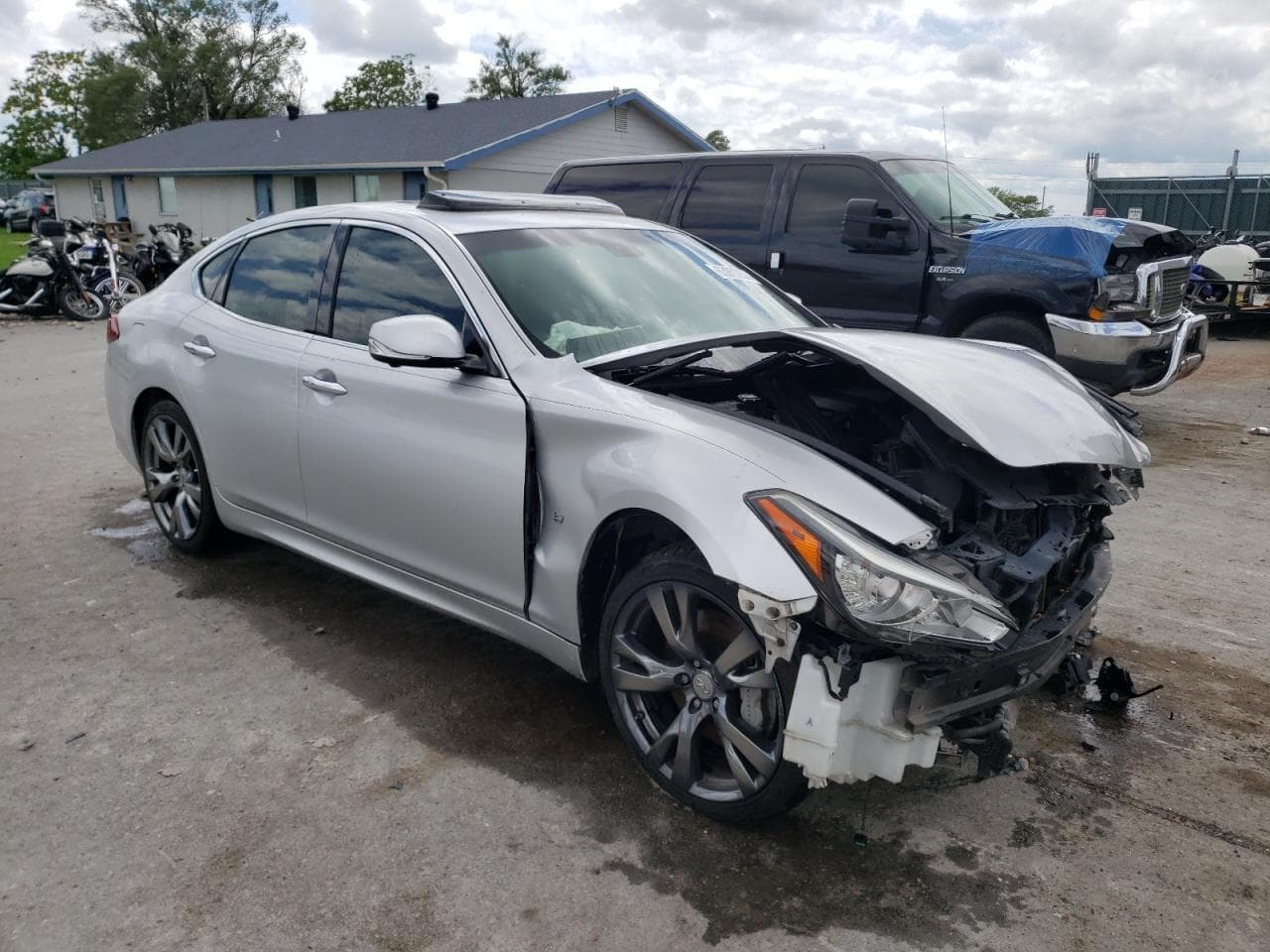 2015 Infiniti Q70 3.7 - foto 4