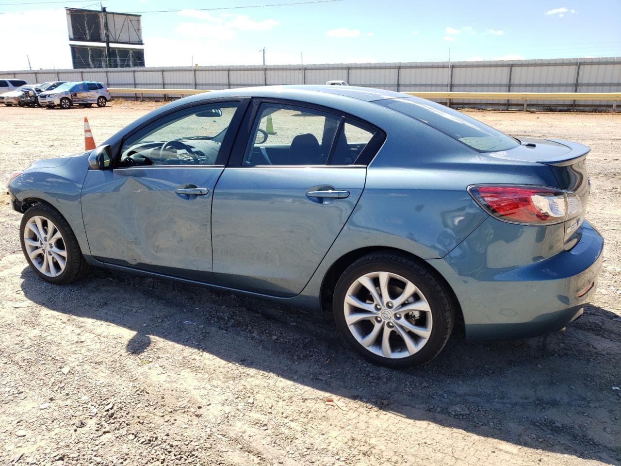 2011 Unk Mazda3 - foto 2