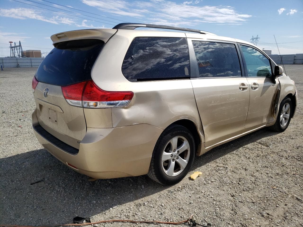 2013 Toyota Sienna Le - foto 3