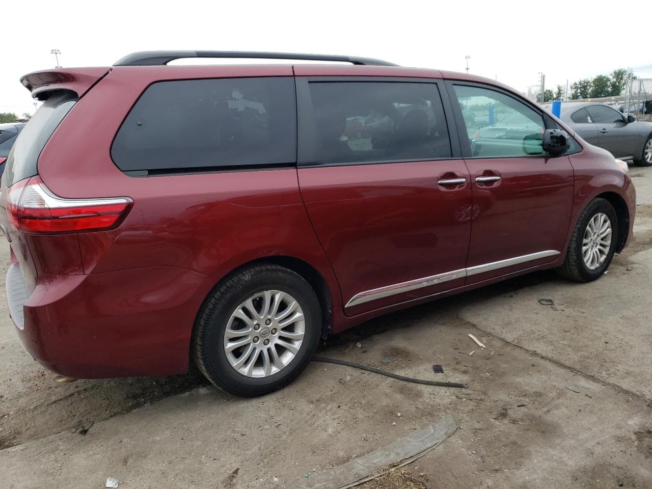2016 Toyota Sienna Xle 8 Passenger - foto 3