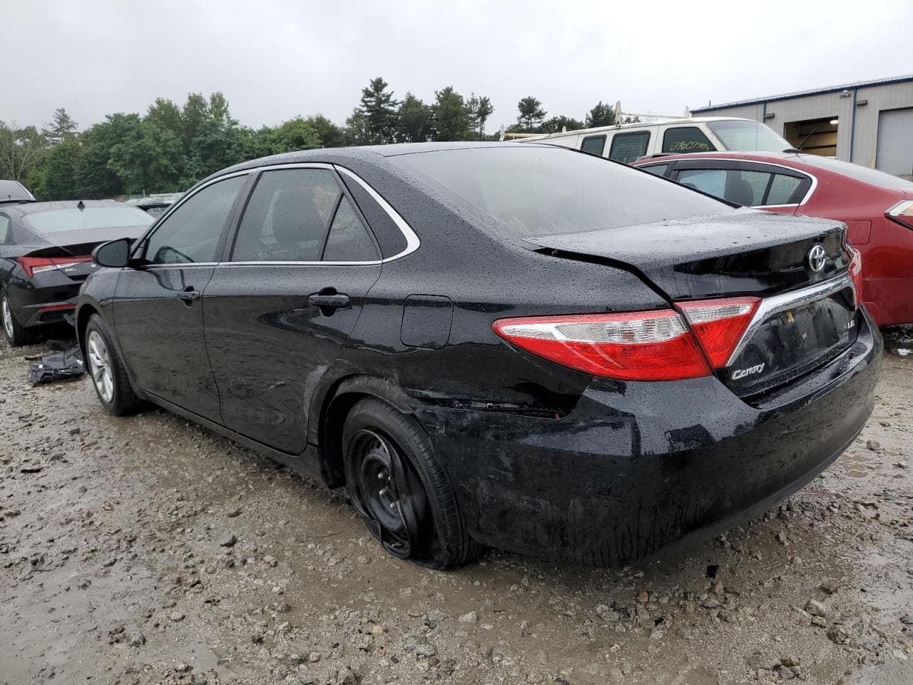 2016 Toyota Camry Le - foto 2