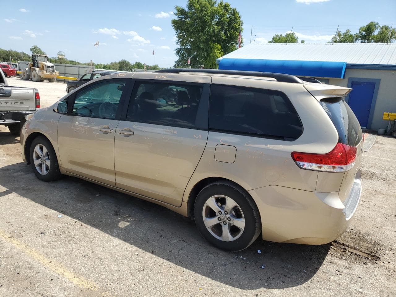 2011 Toyota Sienna Le - foto 2