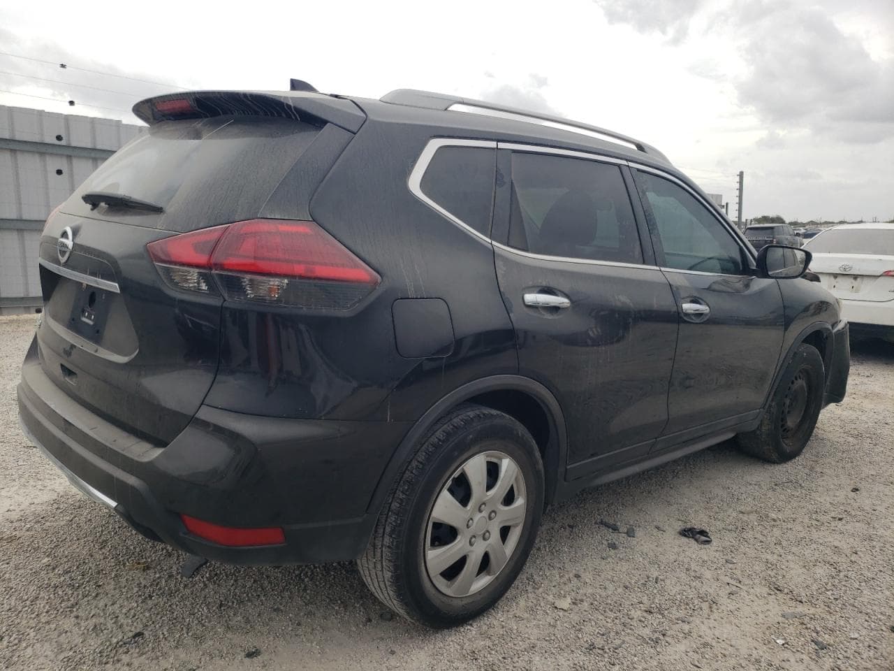 2017 Nissan Rogue S - foto 3