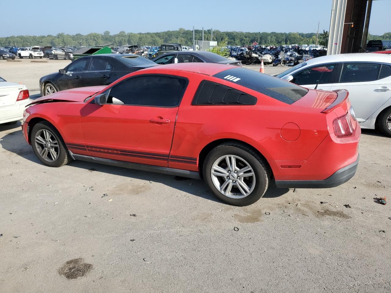 2010 Ford Mustang - foto 2