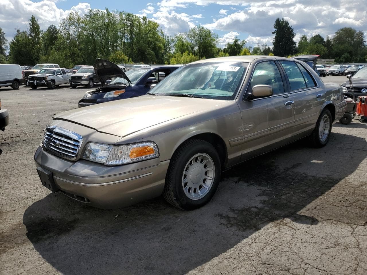 2001 Ford Crown Victoria Lx