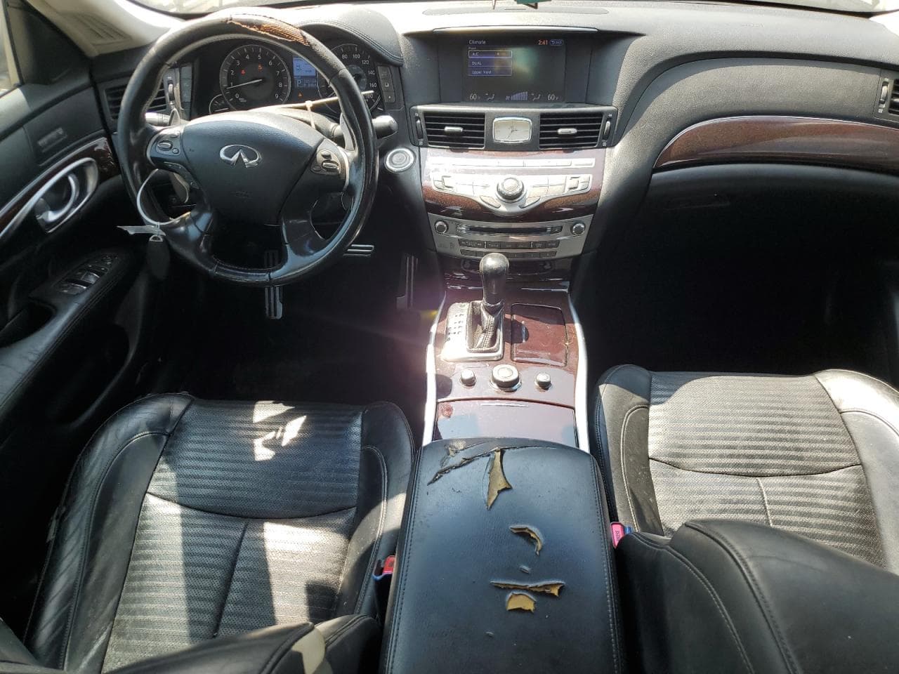 2011 Infiniti M z USA