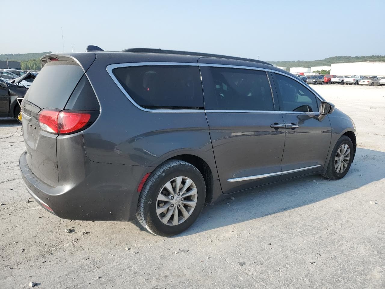 2017 Chrysler Pacifica Touring-L - foto 3