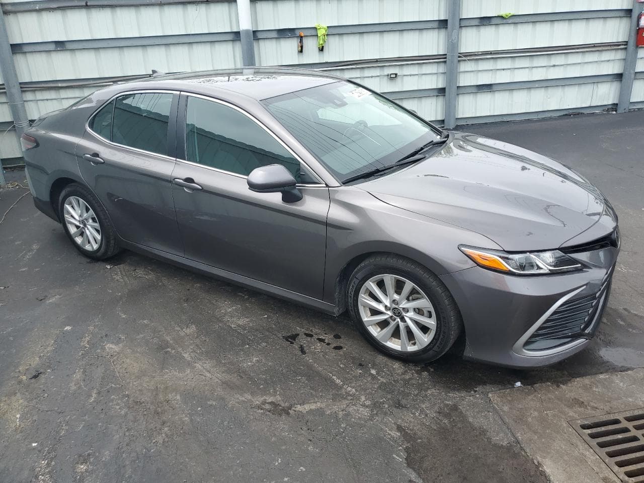 2022 Toyota Camry Le - foto 4