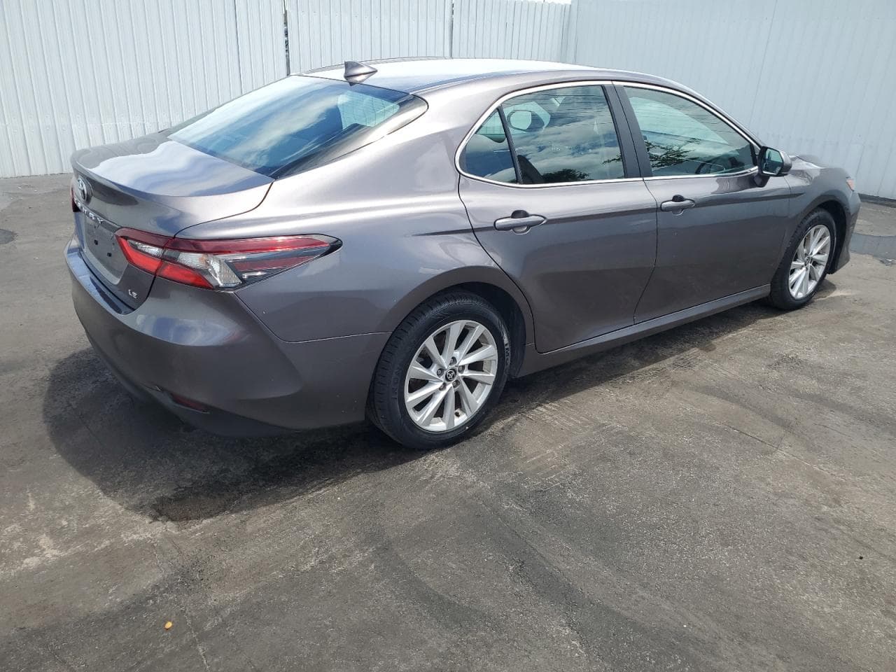 2022 Toyota Camry Le - foto 3