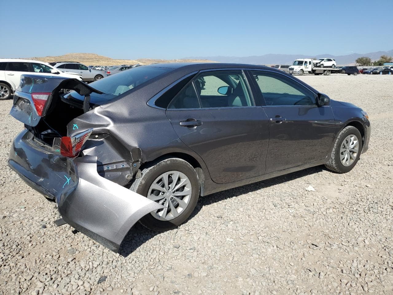 2017 Toyota Camry Le - foto 3