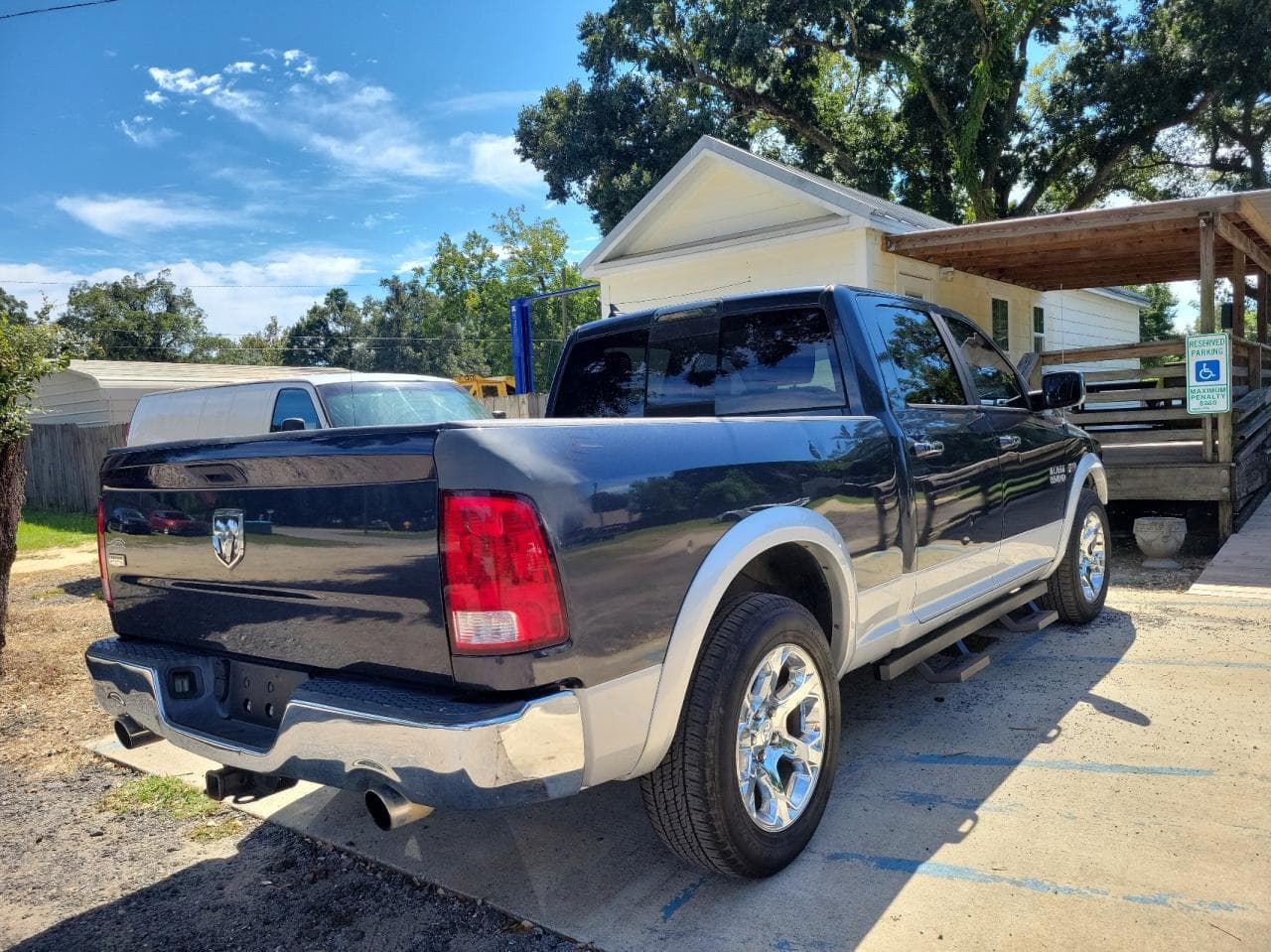 2016 Ram 1500 Laramie - foto 4