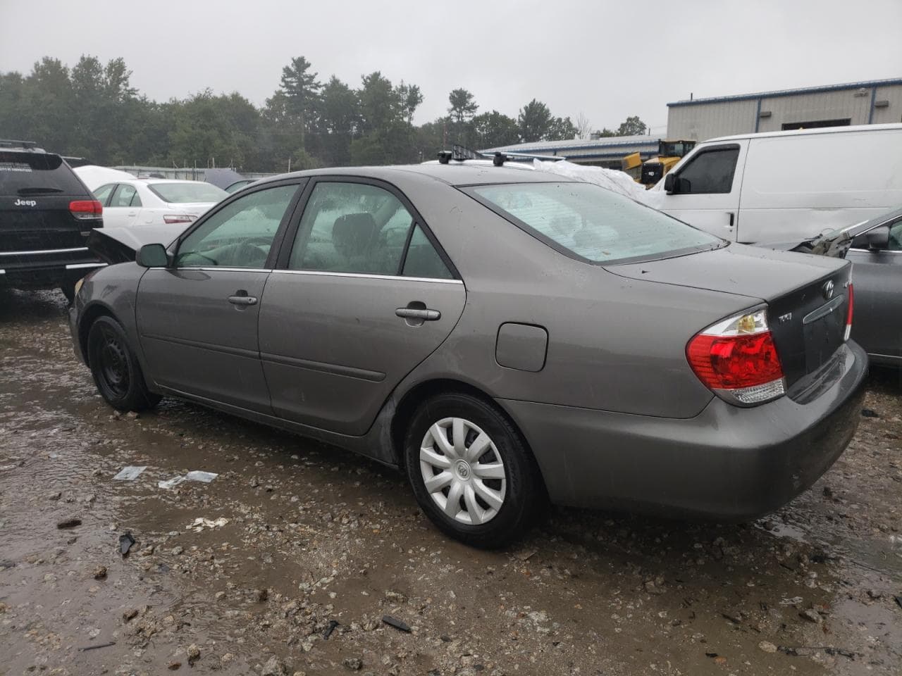 2005 Toyota Camry Le - foto 2
