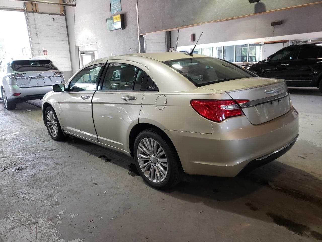 2011 Chrysler 200 Limited - foto 2