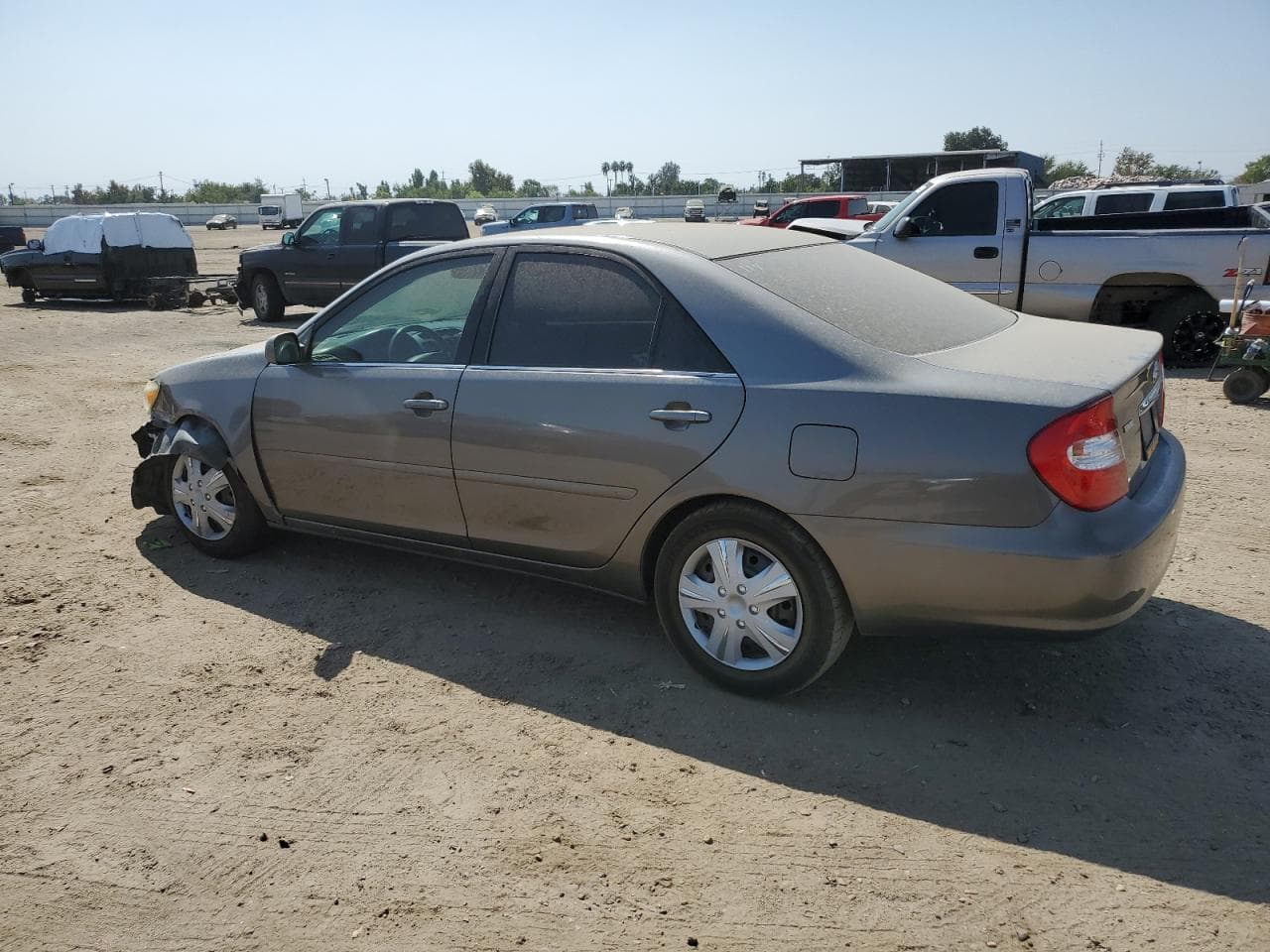 2004 Toyota Camry Le - foto 2
