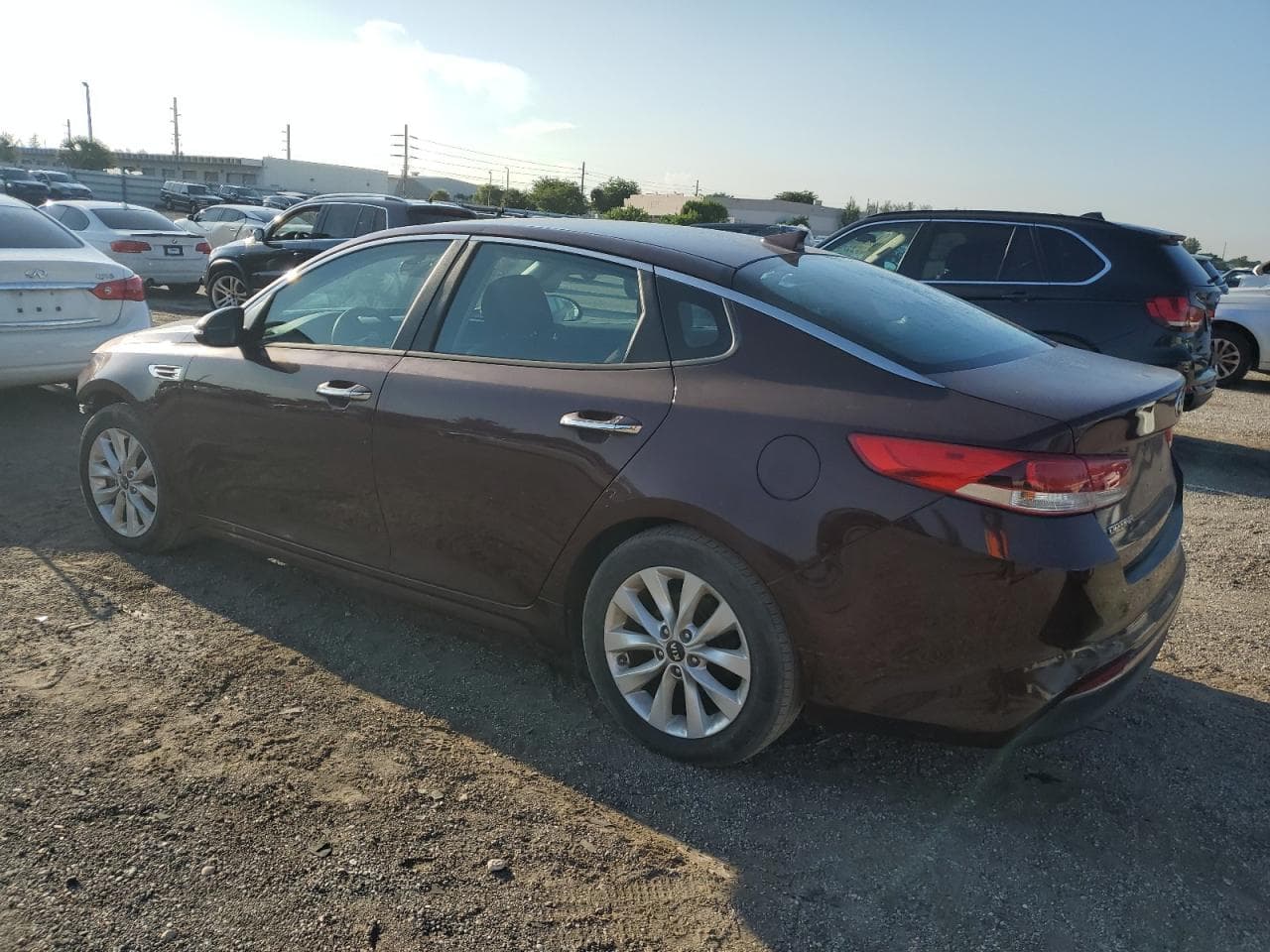 2017 Kia Optima Lx - foto 2