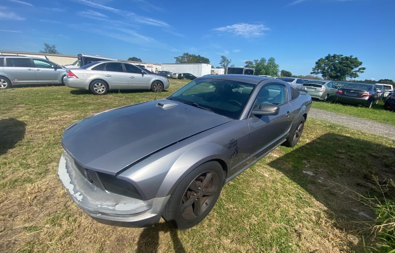 2007 Ford Mustang - foto 2