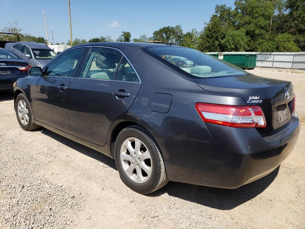 2011 Toyota Camry Le - foto 2