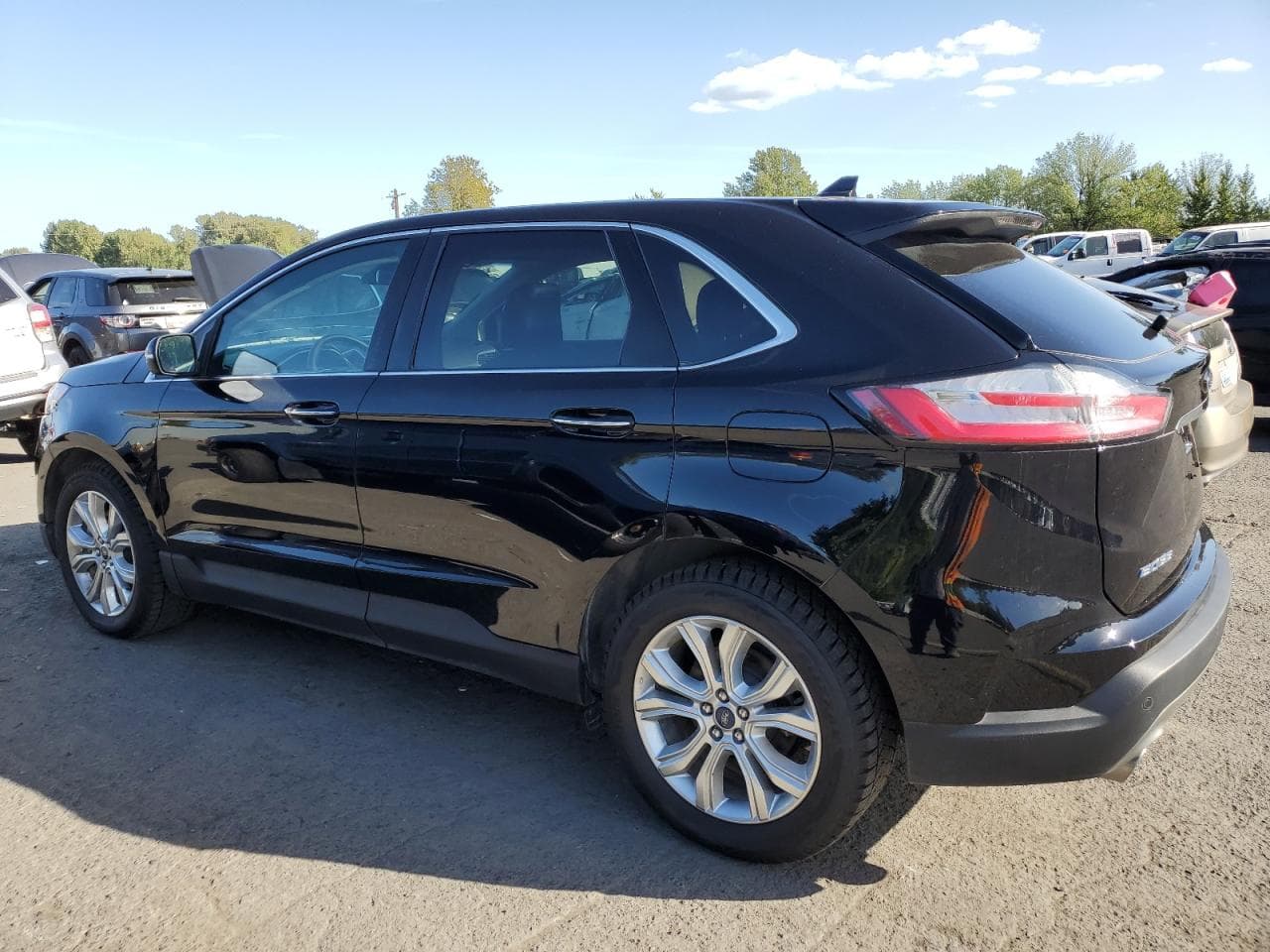 2020 Ford Edge Titanium - foto 2