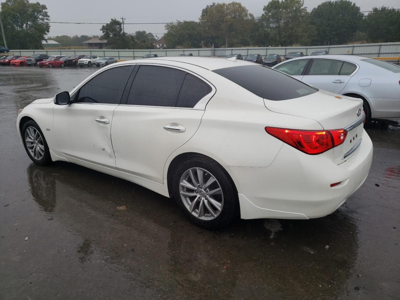 2017 Infiniti Q50 Premium - foto 2