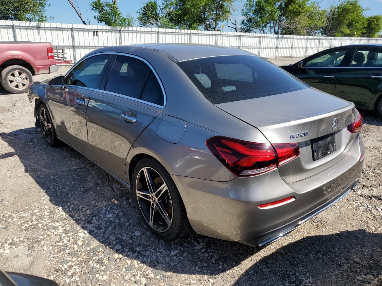 2019 Mercedes-Benz A 220 - foto 2