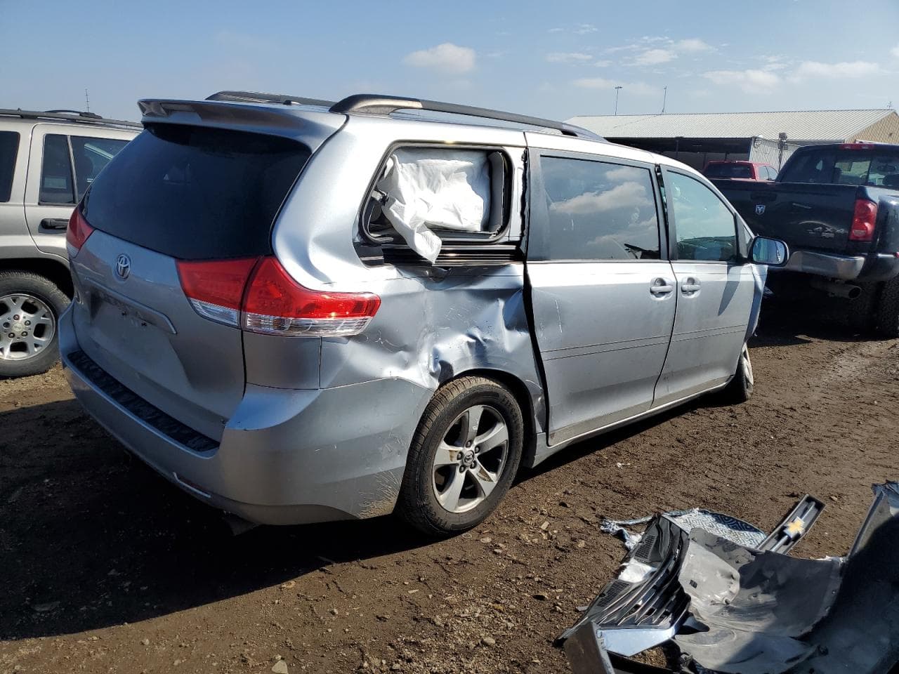 2013 Toyota Sienna Le - foto 3