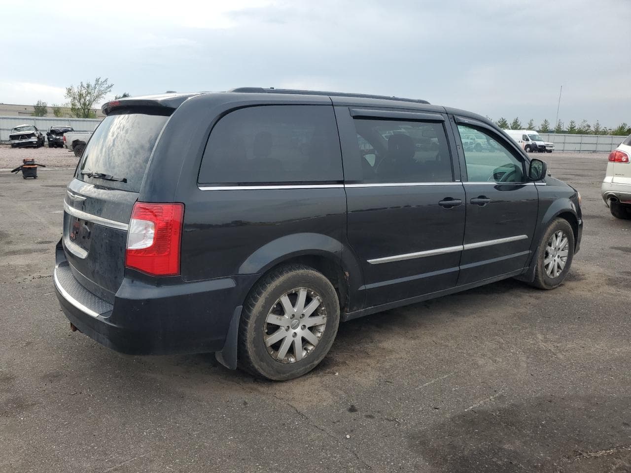 2014 Chrysler Town & Country Touring - foto 3