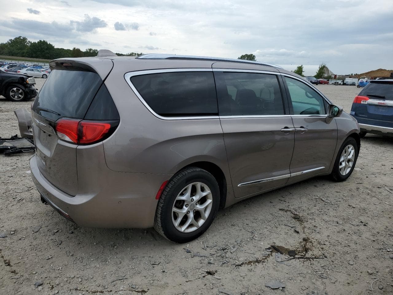 2017 Chrysler Pacifica Touring-L Plus - foto 3