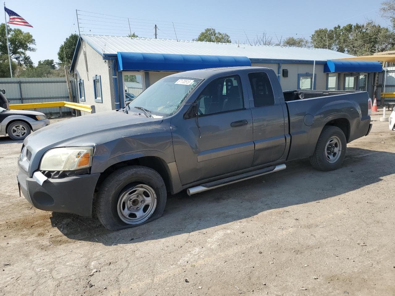 2006 Mitsubishi Raider Ls