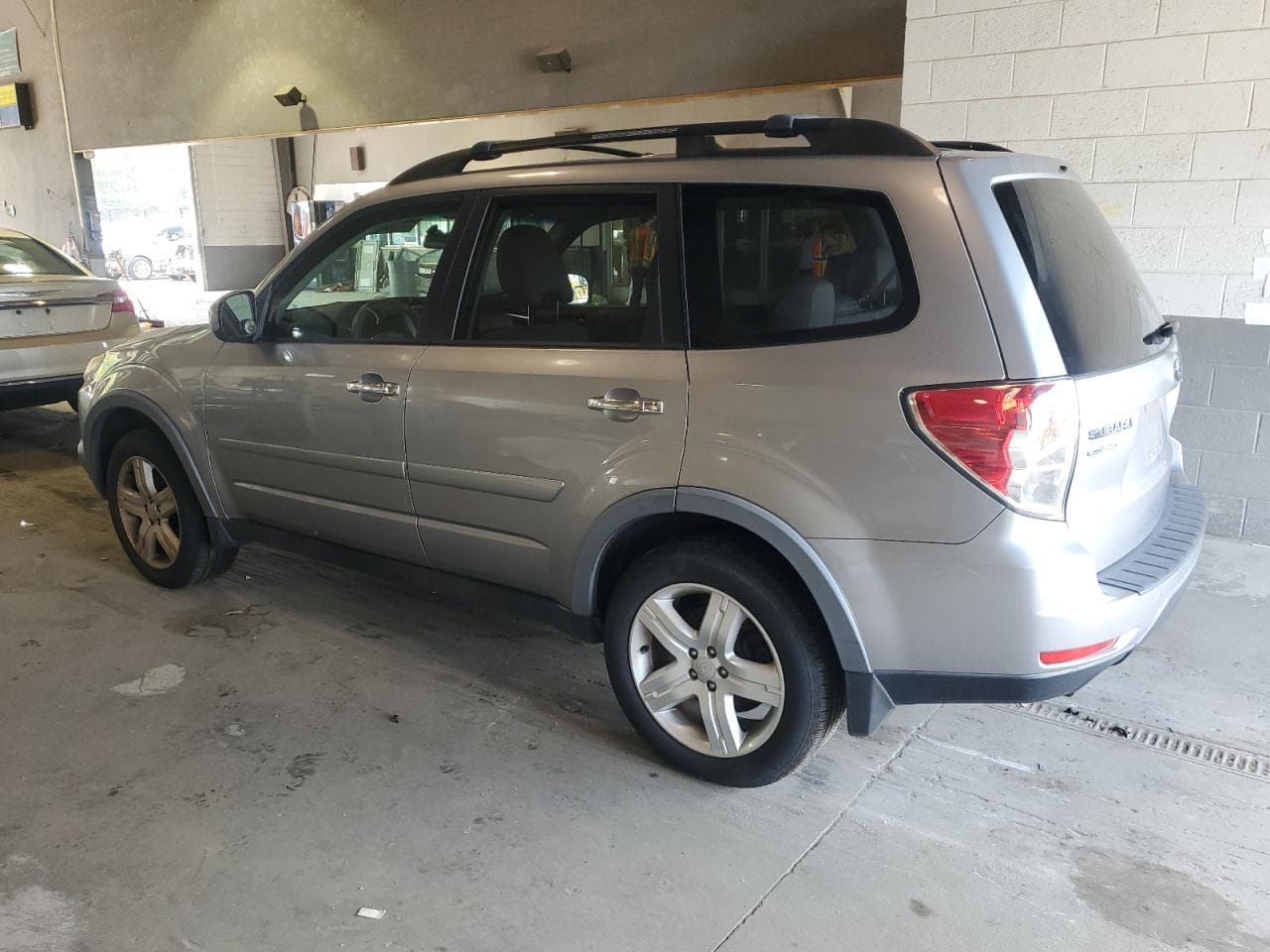 2010 Subaru Forester - foto 2