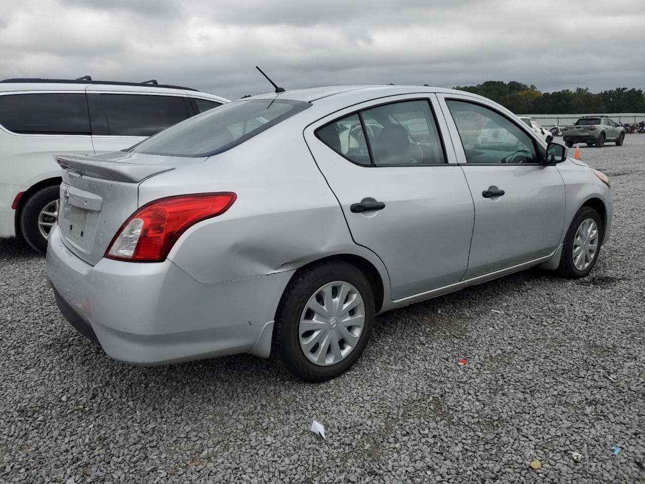 2017 Nissan Versa S - foto 3