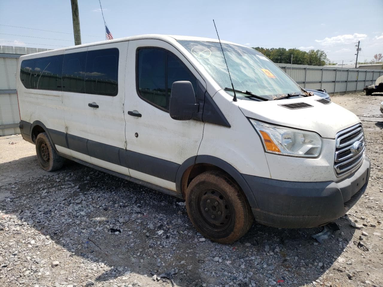 2015 Ford Transit T-350 - foto 4