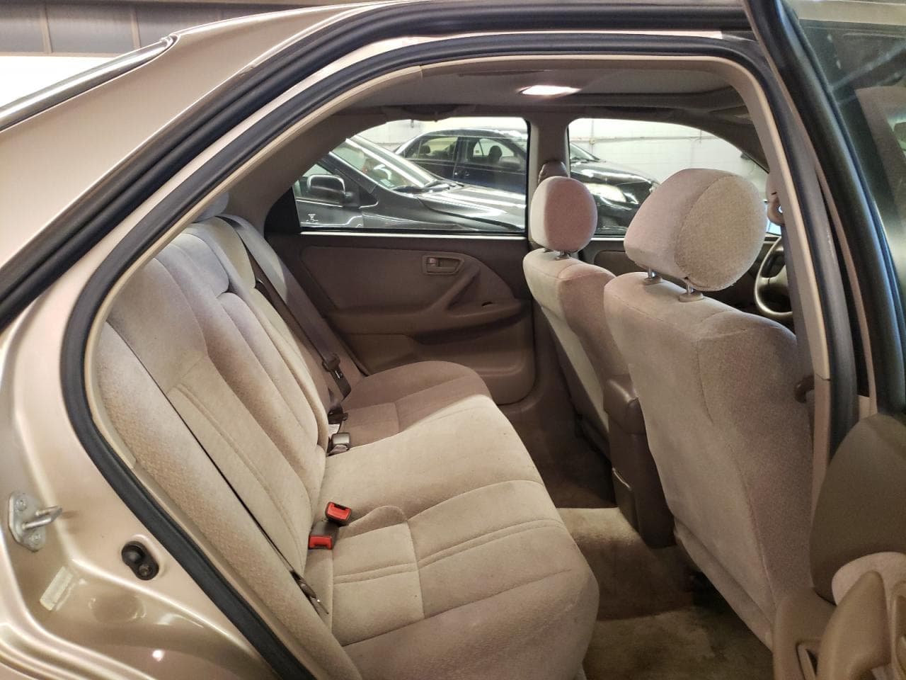 2001 Toyota Camry Le - foto 2