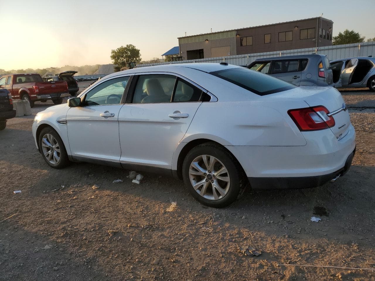 2010 Ford Taurus Sel - foto 2