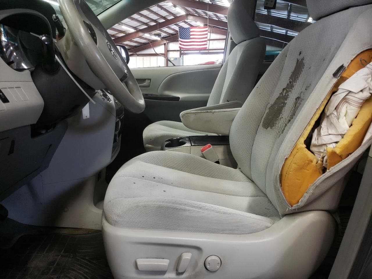 2013 Toyota Sienna Le
