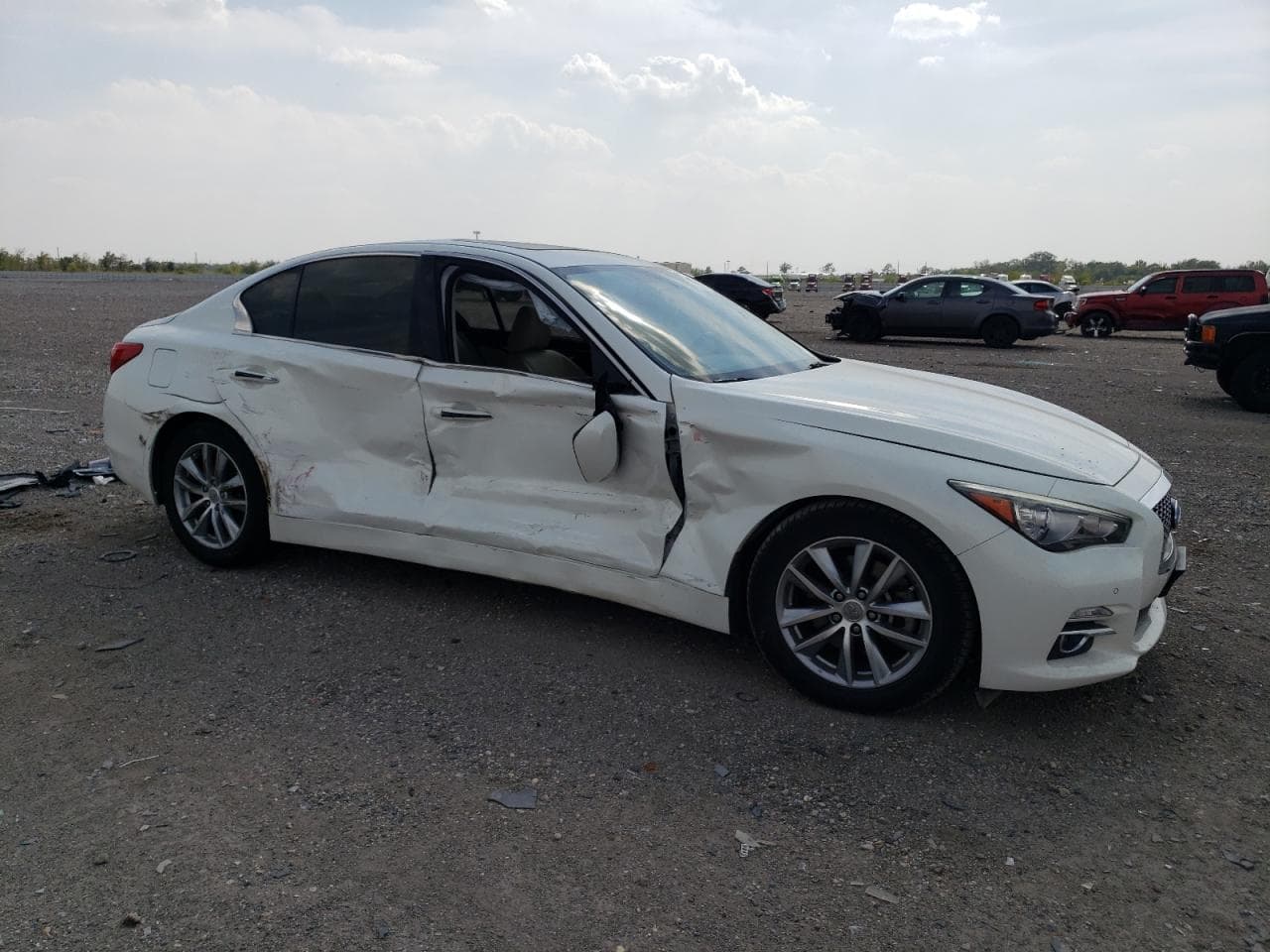 2014 Infiniti Q50 Premium - foto 4